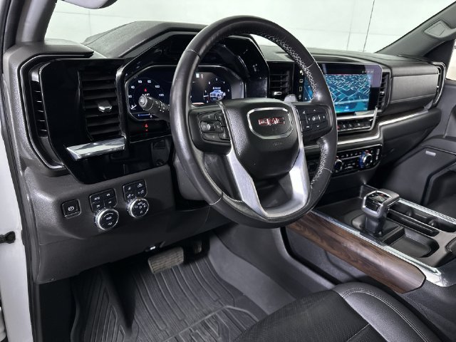 Used 2022 GMC Sierra 1500 SLT w/ SLT Premium Plus Package AWD/4WD image 10