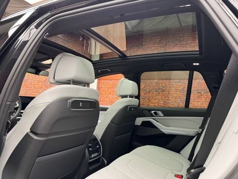 Used 2026 BMW X5 xDrive40i w/ M Sport Package AWD/4WD image 3