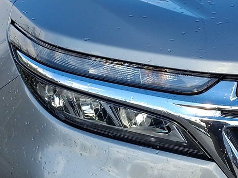 Used 2023 Chevrolet Equinox LS w/ LS Convenience Package image 9