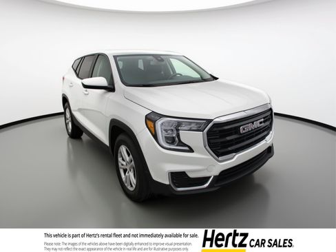 Used 2024 GMC Terrain SLE image 1