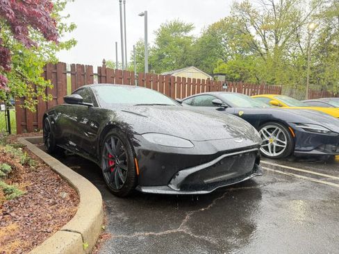 Used 2020 Aston Martin V8 Vantage Coupe RWD image 3