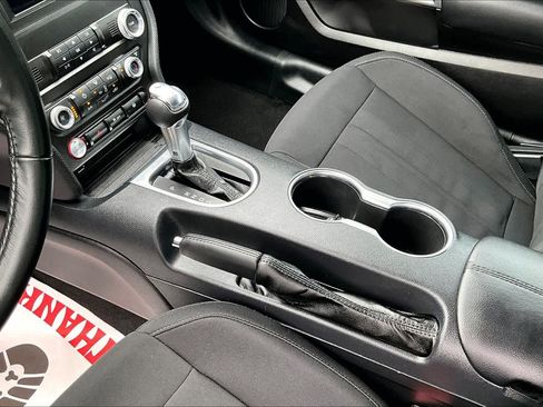 Used 2022 Ford Mustang Coupe RWD image 17