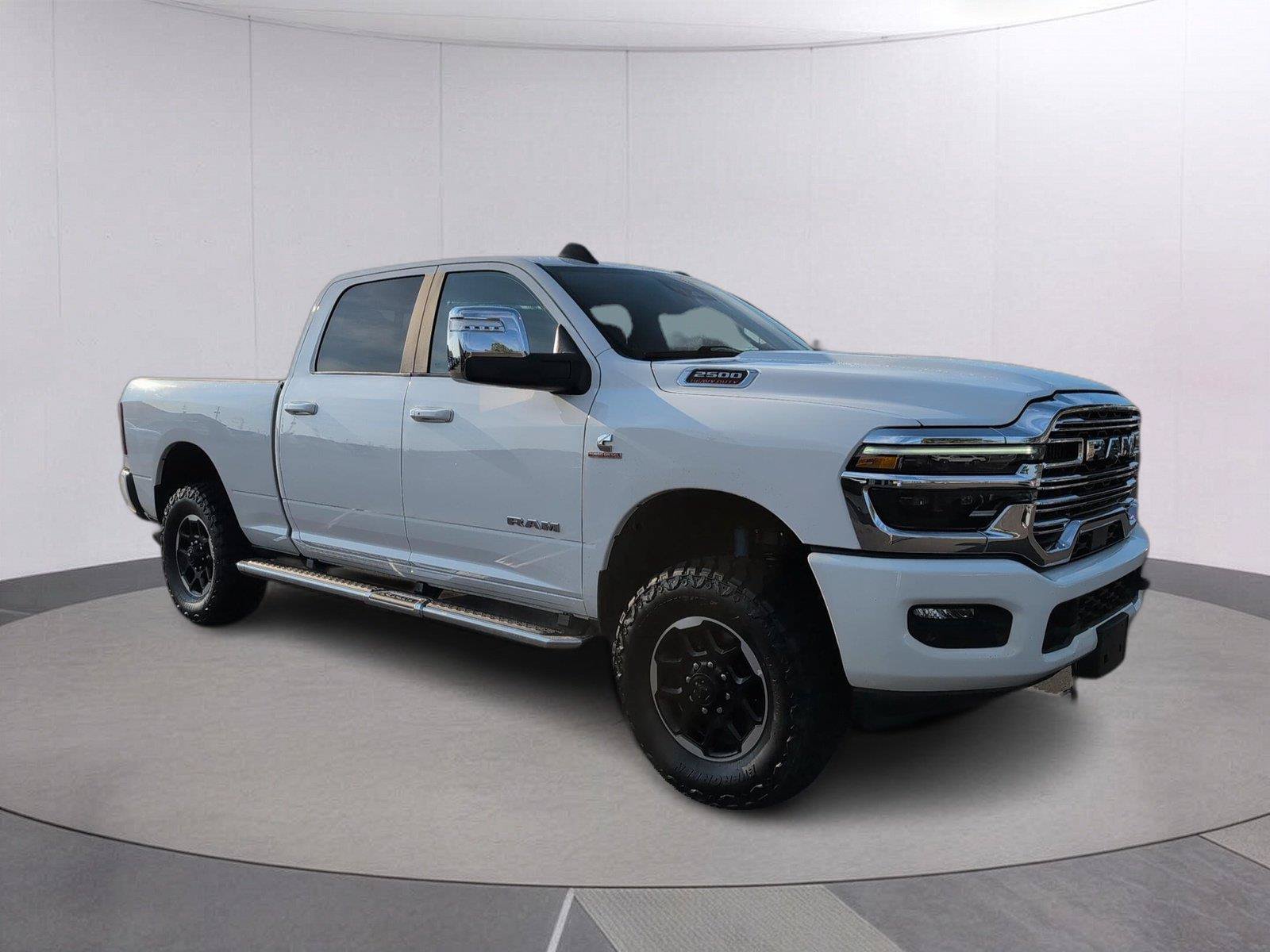 Used 2025 RAM 2500 Laramie AWD/4WD image 9
