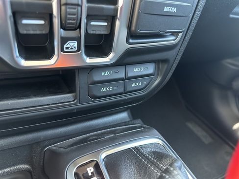 New 2025 Jeep Gladiator Sport image 69