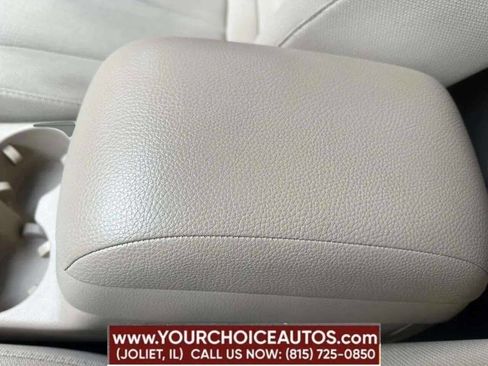 Used 2012 Hyundai Santa Fe GLS image 11