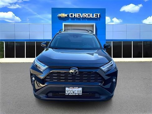 Used 2022 Toyota RAV4 XLE Premium image 8