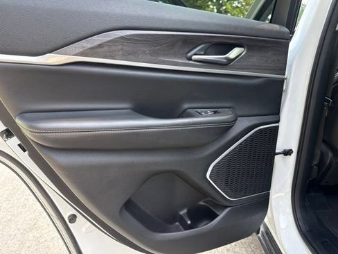 Used 2022 Jeep Grand Cherokee Limited RWD image 39