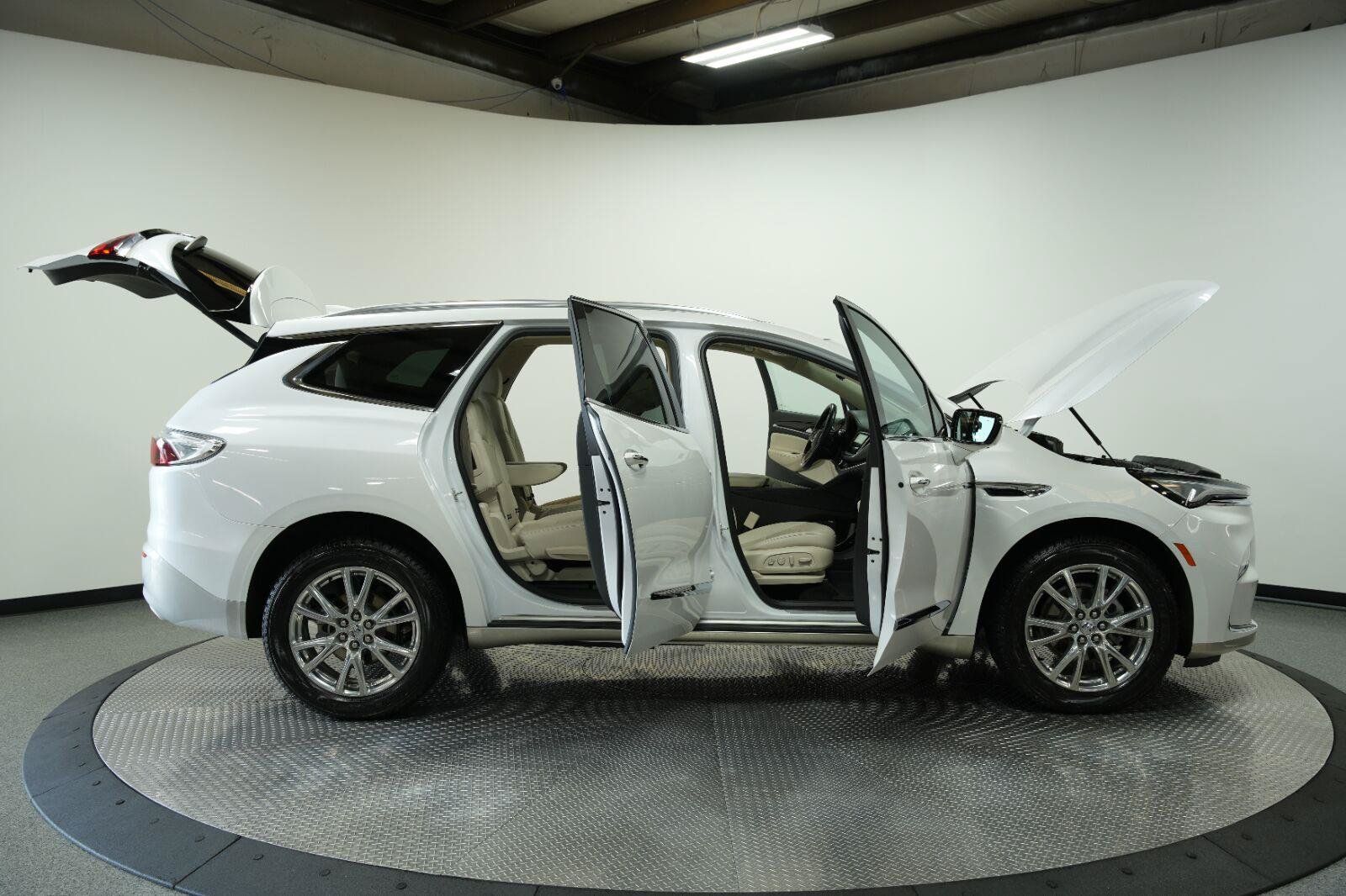 Certified 2023 Buick Enclave Premium w/ Experience Buick Package AWD/4WD image 11
