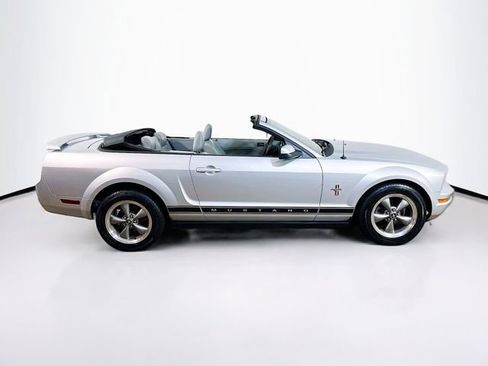 Used 2006 Ford Mustang Convertible image 20