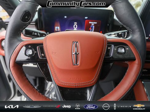 Certified 2025 Lincoln Aviator Reserve w/ Equipment Group 201A image 15