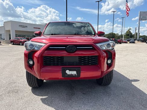 Used 2021 Toyota 4Runner SR5 Premium w/ Moonroof Package RWD image 9