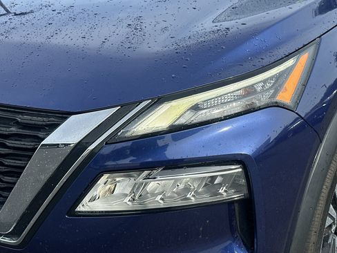 Used 2023 Nissan Rogue SV FWD image 11