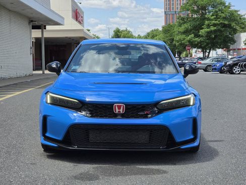 Used 2023 Honda Civic Type R image 2