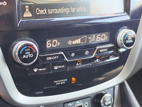 Used 2024 Nissan Murano SL FWD image 27