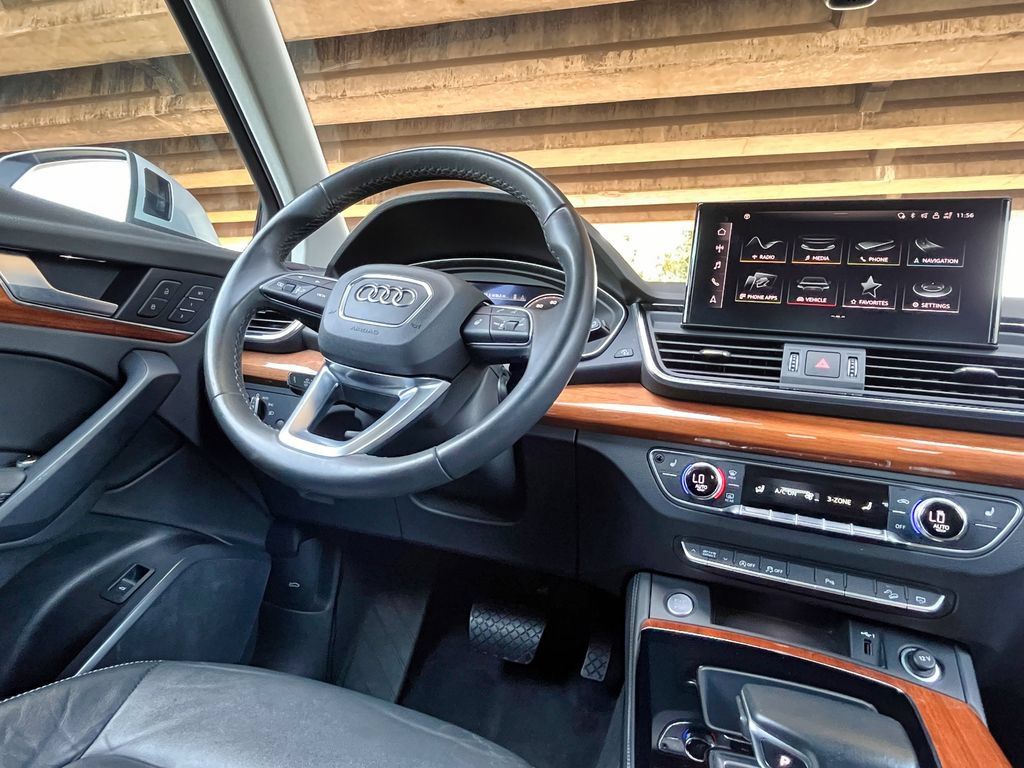 Used 2021 Audi Q5 2.0T Premium Plus w/ Premium Plus Package AWD/4WD image 16
