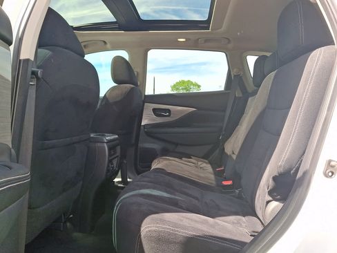 Used 2018 Nissan Murano SV w/ Premium Package FWD image 12