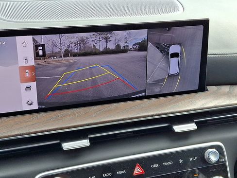 Used 2025 Genesis GV80 2.5T Advanced image 15