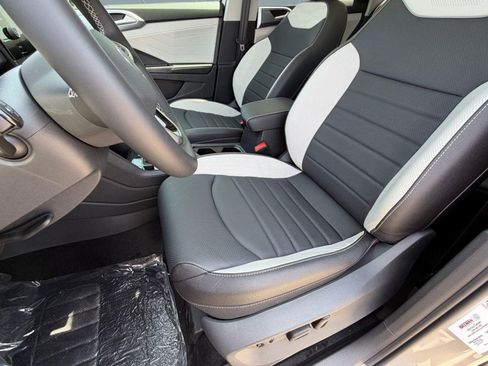 New 2026 Volkswagen Taos SEL AWD/4WD image 5