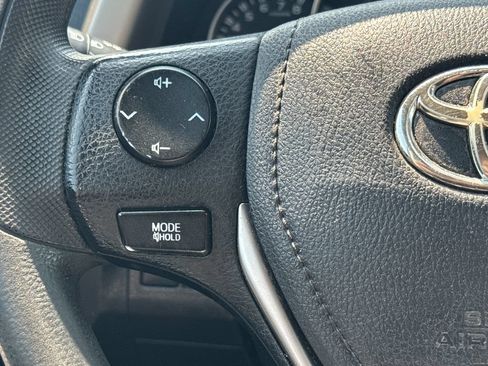 Used 2016 Toyota RAV4 LE AWD/4WD image 19