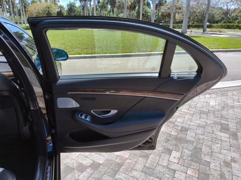 Used 2015 Mercedes-Benz S 550 Sedan image 37