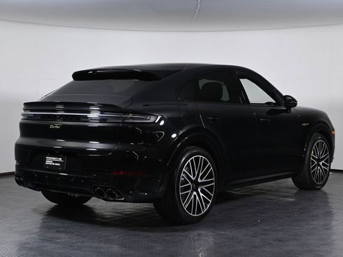 Certified 2026 Porsche Cayenne Turbo image 7