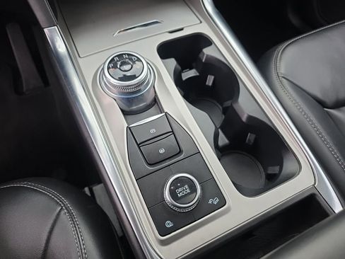 Certified 2022 Ford Explorer XLT w/ Equipment Group 202A image 38