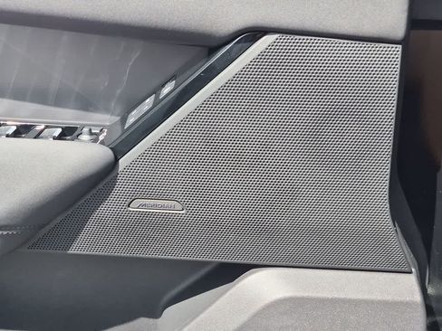Certified 2025 Land Rover Range Rover Velar Dynamic SE AWD/4WD image 31