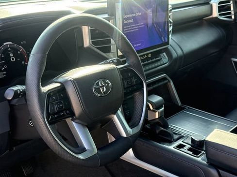 Used 2025 Toyota Sequoia Platinum AWD/4WD image 21
