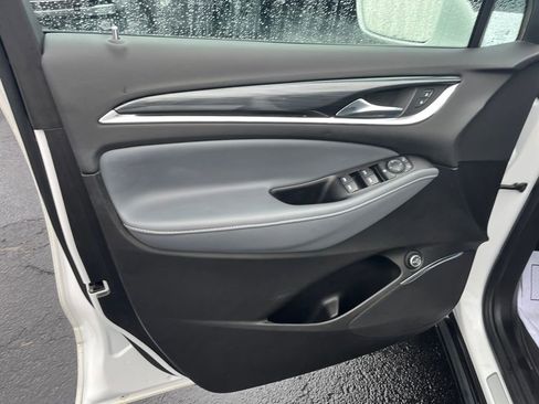 Used 2019 Buick Enclave Essence image 18