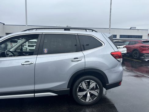 Used 2019 Subaru Forester Touring AWD/4WD image 5