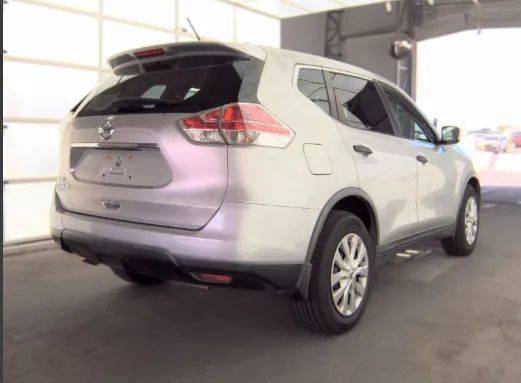 Used 2016 Nissan Rogue S FWD image 2