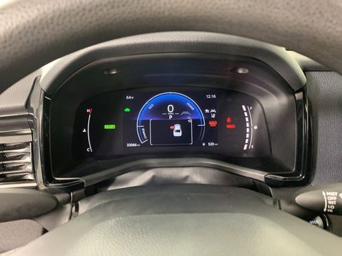 Used 2025 Toyota Camry LE image 6