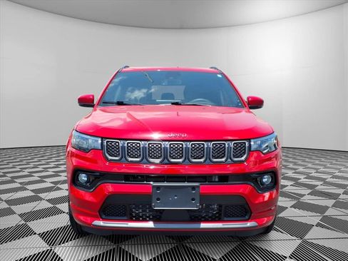 Used 2024 Jeep Compass Limited AWD/4WD image 3