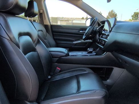 Certified 2022 Nissan Pathfinder SL w/ SL Premium Package FWD image 27