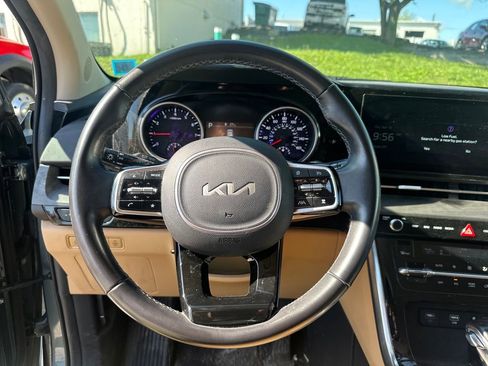 Used 2024 Kia Carnival EX FWD image 39