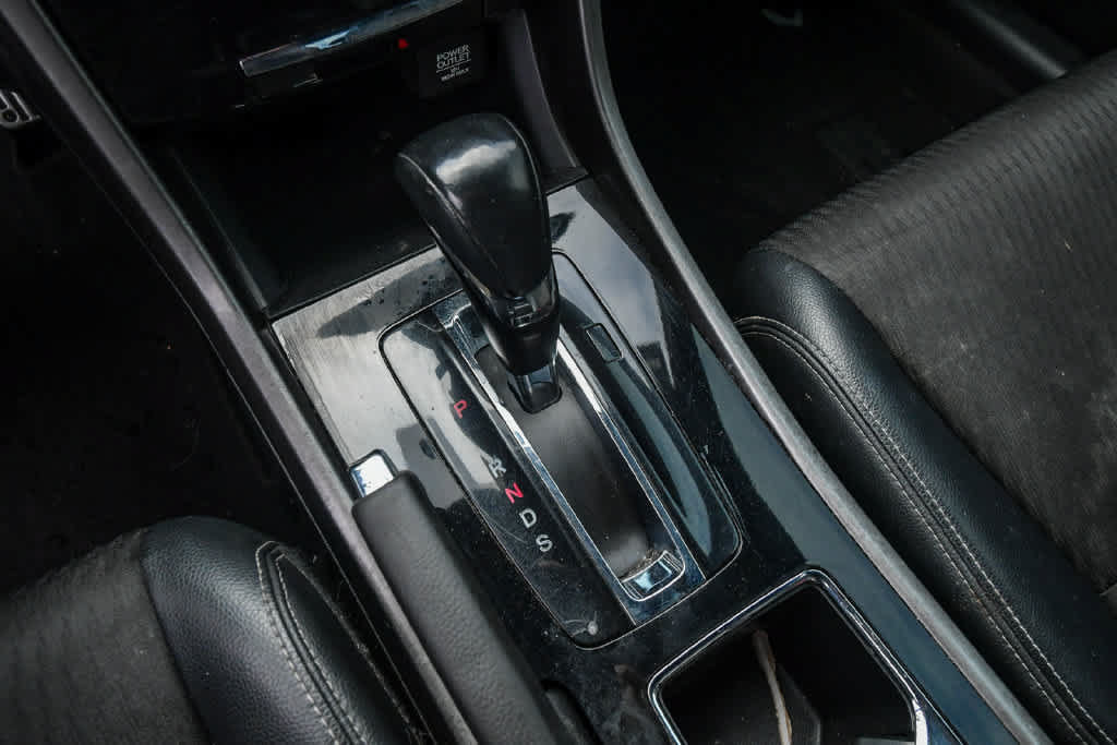Used 2017 Honda Accord Sport image 19