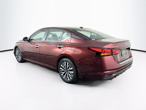 Used 2023 Nissan Altima 2.5 SV w/ SV Premium Package FWD image 5