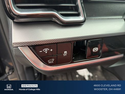 Used 2025 Kia Sportage SX image 16