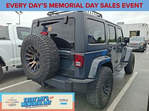Used 2016 Jeep Wrangler Unlimited Sahara w/ Connectivity Group AWD/4WD image 8
