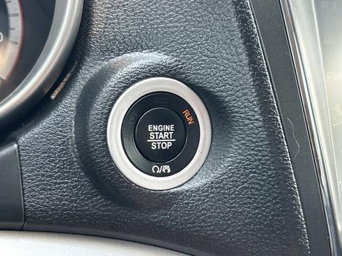 Used 2019 Dodge Journey SE FWD image 33