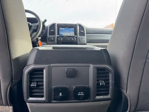 Used 2018 Ford F450 XLT w/ XLT Premium Package image 28