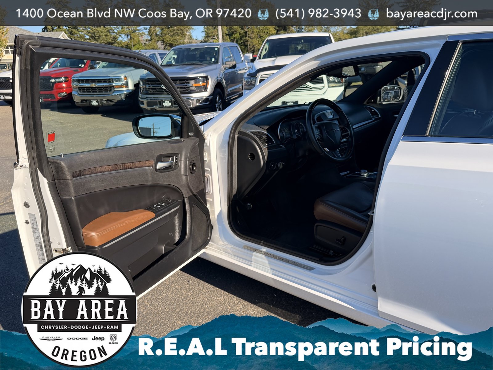 Used 2019 Chrysler 300 Limited w/ Light Group RWD image 10