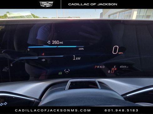 New 2026 Cadillac Vistiq Luxury w/ LPO, Floor Liner Package AWD/4WD image 11