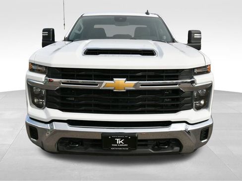 Used 2024 Chevrolet Silverado 2500 LT image 22
