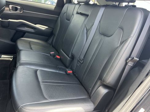 Used 2022 Kia Sorento S FWD image 20