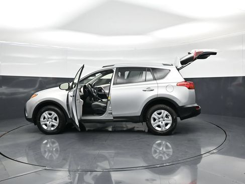 Used 2013 Toyota RAV4 LE FWD image 32