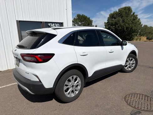 Used 2023 Ford Escape Active w/ Tech Pack #2 AWD/4WD image 3