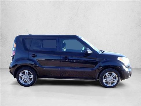 Used 2011 Kia Soul + w/ Audio Pkg image 5