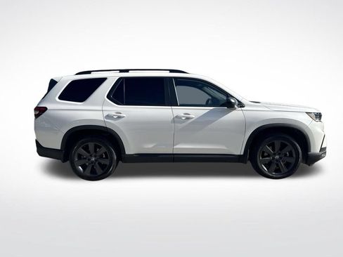 Used 2025 Honda Pilot Sport image 4