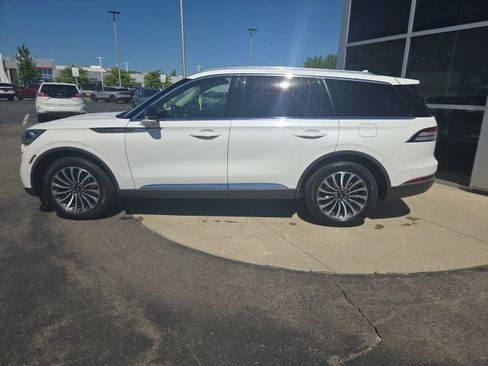 Certified 2023 Lincoln Aviator Reserve w/ Elements Package Plus AWD/4WD image 4